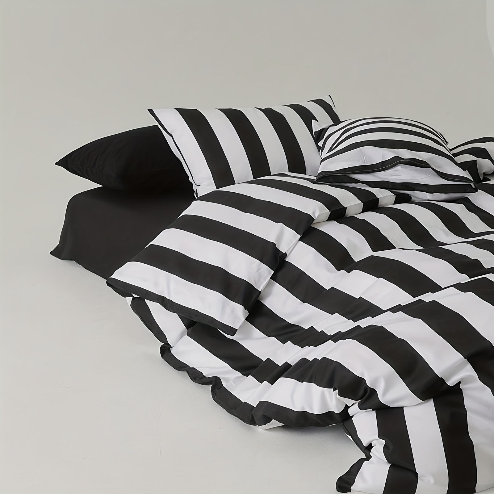Black and White Striped Minima - Duvet Insert White ulasan dan harga