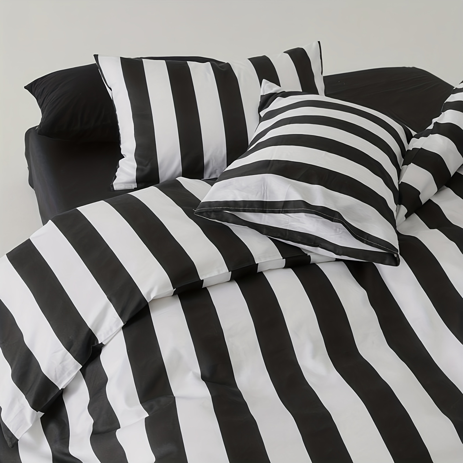 Black and White Striped Minima - Duvet Insert White ulasan dan harga